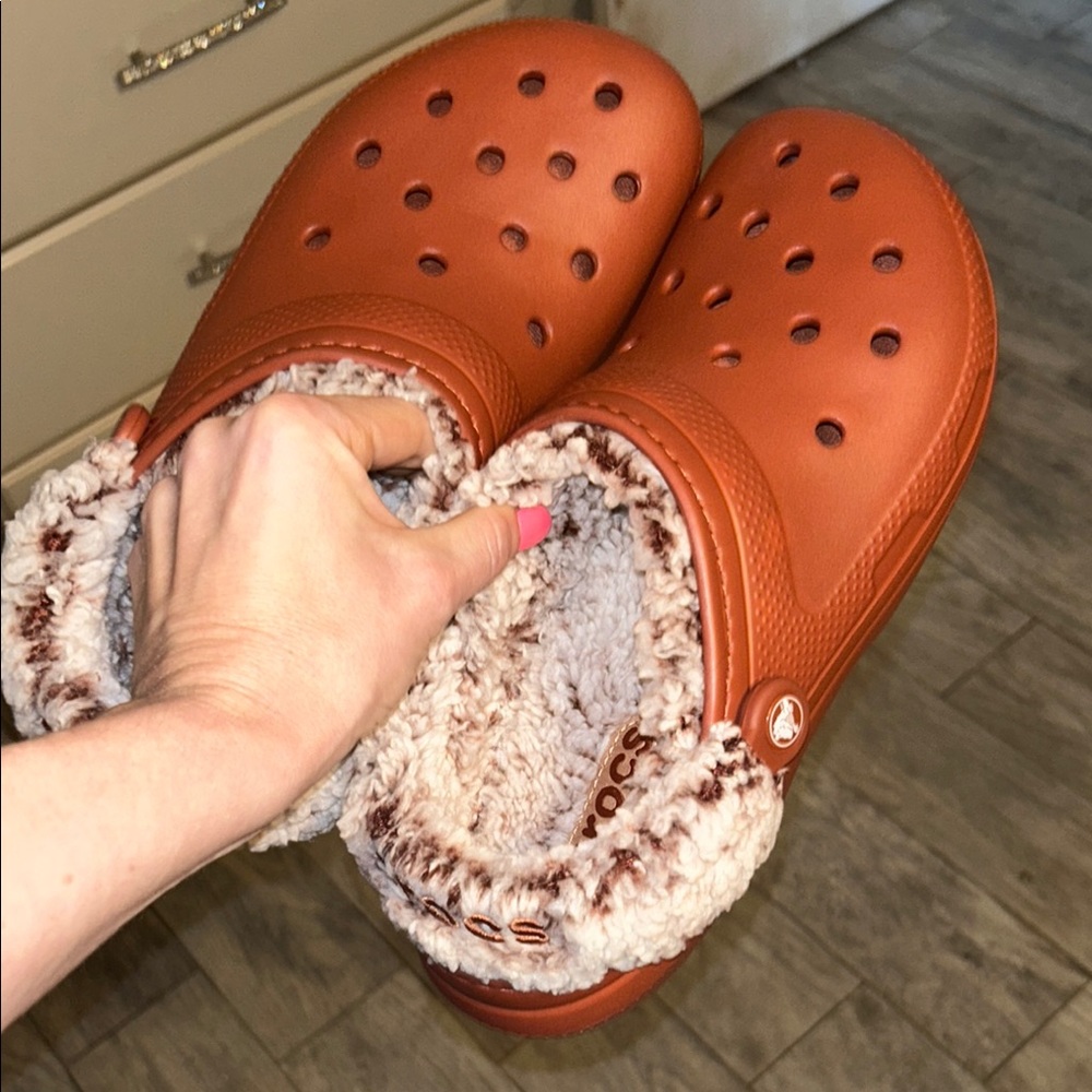 Crocs Brown Fuzzy Lined Clogs